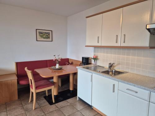 virtuve, Apartmenthaus am Waalweg in Caines