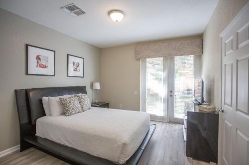 3 bedrooms, 4 beds