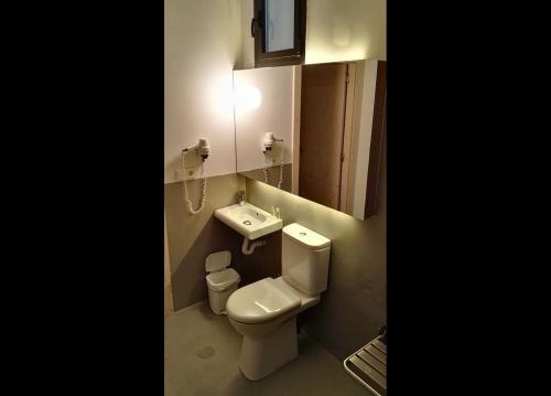 Double or Twin Room Without Views - Disability Access image 4