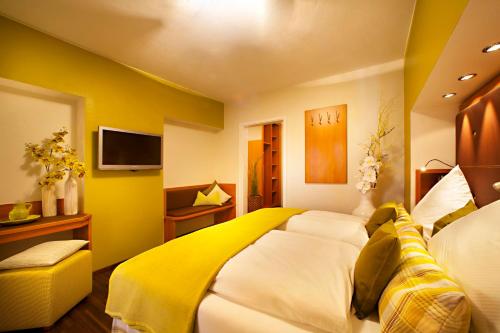 Altstadt-Hotel Zum Hechten - image 2