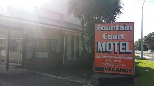 Fountain Court Motel photo 1