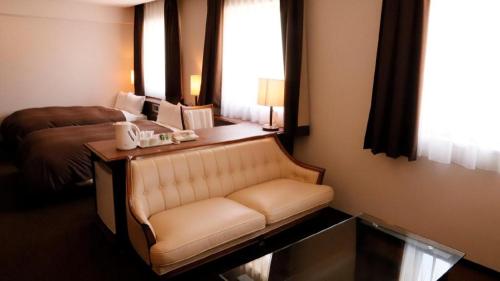 Hotel Castle Plaza in Akashi