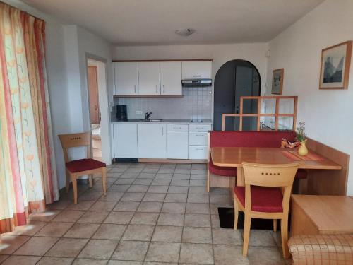 virtuve, Apartmenthaus am Waalweg in Caines