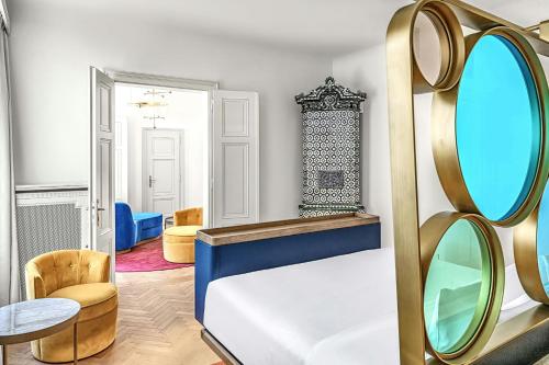 room detail thumbnail 1