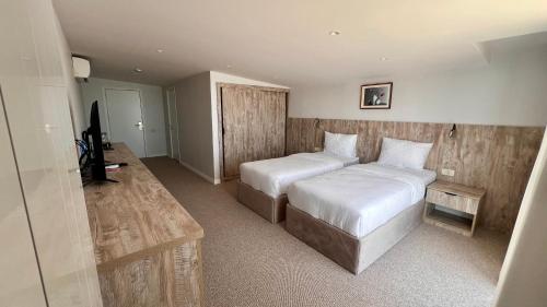 Twin Room with Pool View