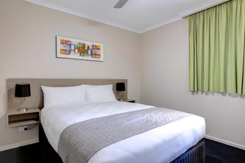Beachpark Apartments Coffs Harbour Beachpark Holiday Apartments is conveniently located in the popular Coffs Harbour area. The hotel offers a wide range of amenities and perks to ensure you have a great time. Free Wi-Fi in all rooms, l