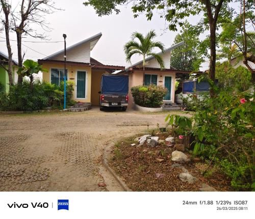 ไดซูแนลรีสอร์ท in Nong Kom Ko