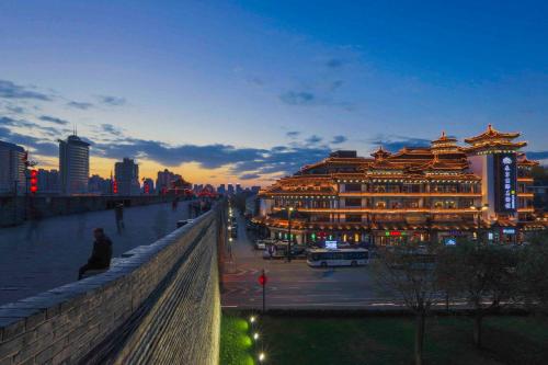 Xi'an Bell Tower Yongning Gate Orange Crystal Hotel – Xi'an City, LA