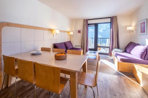 Two-Bedroom Apartment with Balcony (6 People) - South Side