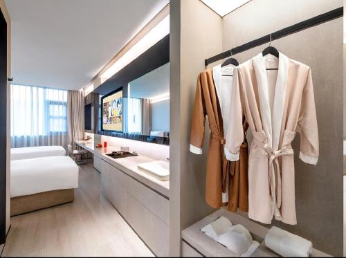 Xi'an Bell Tower Yongning Gate Orange Crystal Hotel – Xi'an City, LA