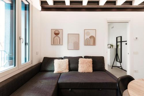 One-Bedroom Apartment image 1