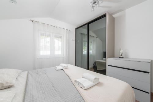 Holiday house Kristina with heated Pool, 10pax