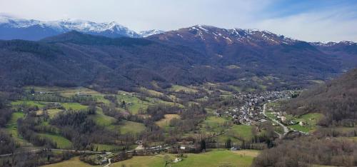 LES CHALETS de MONTORGUEIL gîte à louer Bédeilhac-et-Aynat