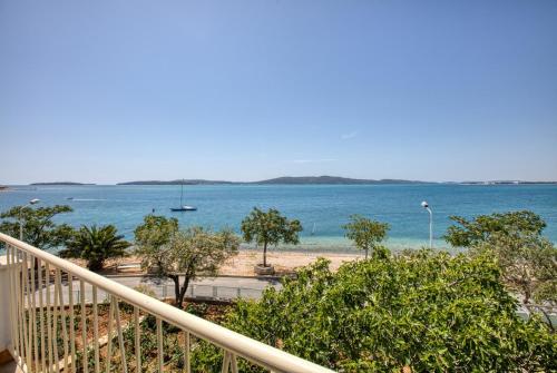 Apartments by the sea Brodarica Sibenik - 4833 - main image