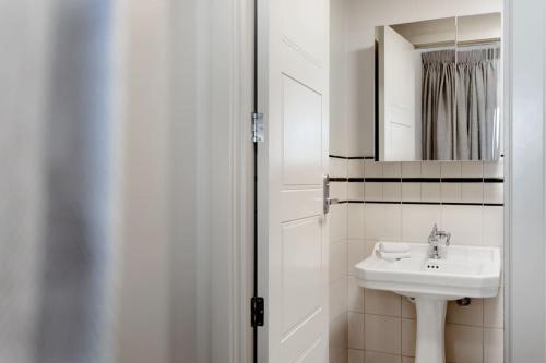 Cityview Studio - Heart of Te Aro - Sleeps 2 - image 3