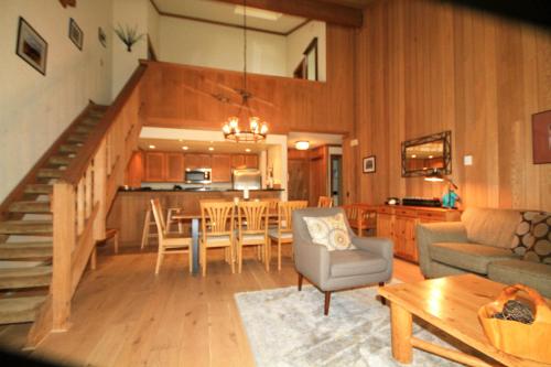 Mountainback #117 Loft - main image