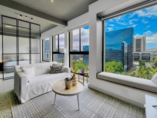 9th floor modern, elegant stay in City Pool - Tap to explore photos