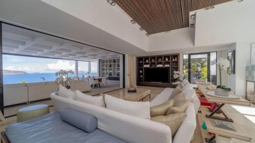 Fasiliti, Ideally Located Contemporary Villa in Gustavia