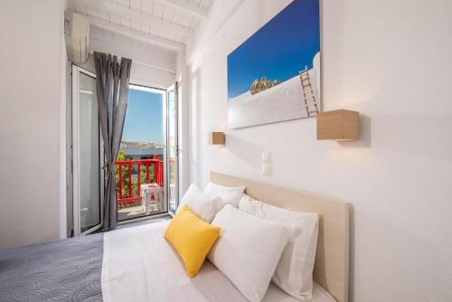 Double Room with Sea View image 10