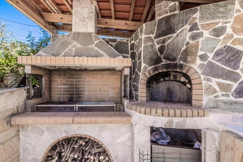 Aurora Stone Villa With Private Pool in Episkopi
