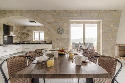 Aurora Stone Villa With Private Pool in Episkopi