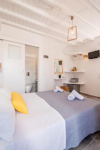 Double Room with Sea View image 9