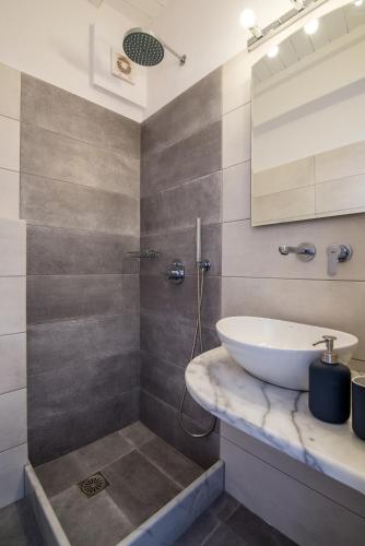 Double or Twin Room image 8