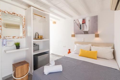 Orpheas Rooms - image 4