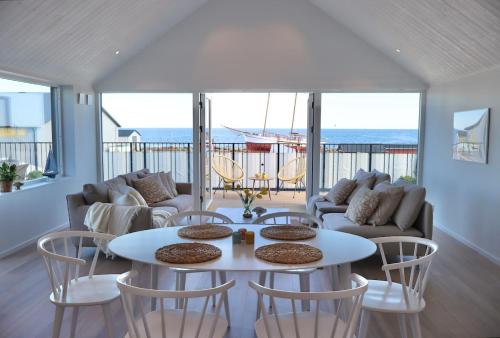 Penthouse over the harbour near Thulins Conditori I Skillinge