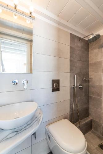 Double or Twin Room image 6