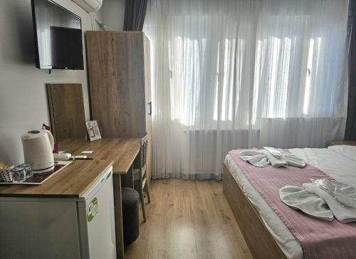 Double Room image 10