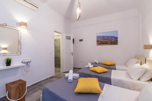 Triple Room - Ground Floor room in Orpheas Rooms