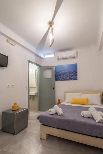 Orpheas Rooms - image 7