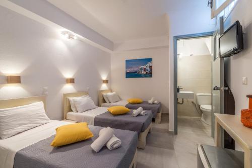 Triple Room - Ground Floor image 4