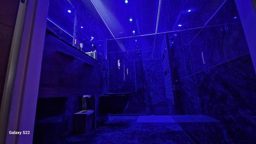 Aka Love'room - Tarn