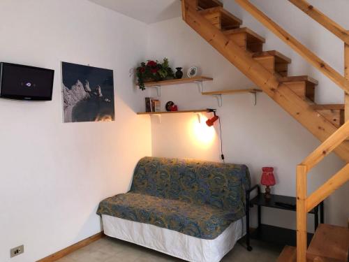 One-Bedroom Apartment image 10