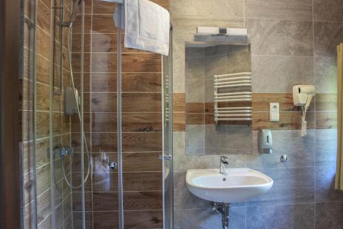 Zajazd Pod Niedzwiedziem in Debska Kuznia