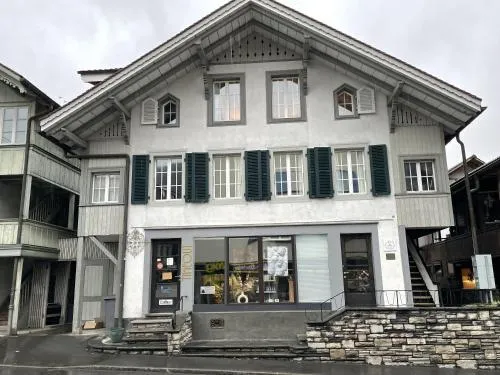 Haus der Schwalbe in Oberhofen am Thunersee, Schweiz