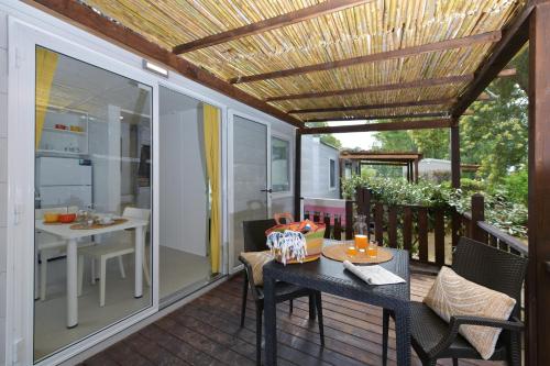 2 bedrooms, 3 beds