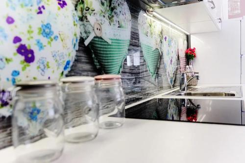 Lara Rose apartment shared pool in Zrnovnica