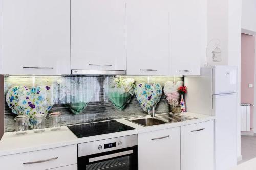 Lara Rose apartment shared pool in Zrnovnica