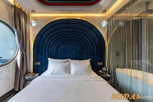 Superior Queen Room image 7