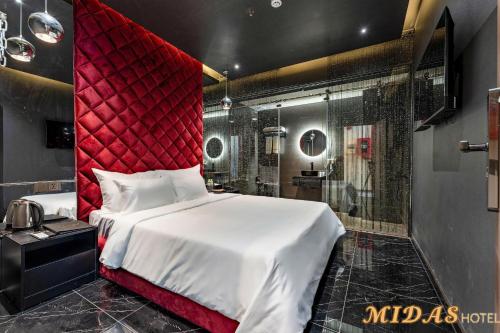Standard Double Room image 10