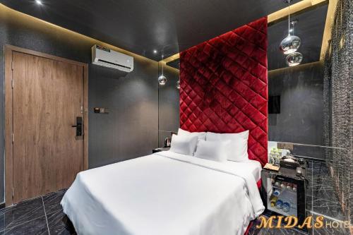 Standard Double Room image 4