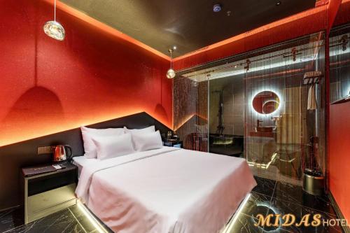 Superior Queen Room image 4