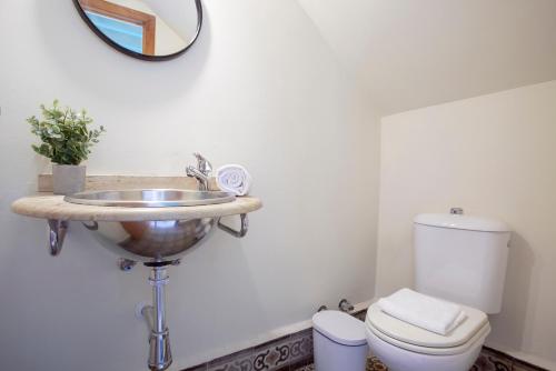 Six-Bedroom House room in Genteel Home Casa Augusto Plasencia Terrace
