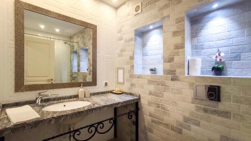 Apartment image 5