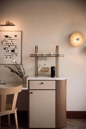 Junior Suite with Acropolis View image 6
