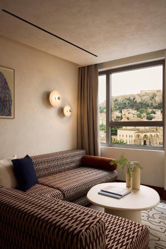 Junior Suite with Acropolis View image 3