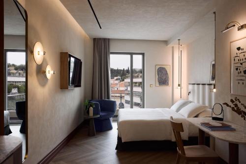 Deluxe Double Room with Acropolis View image 6